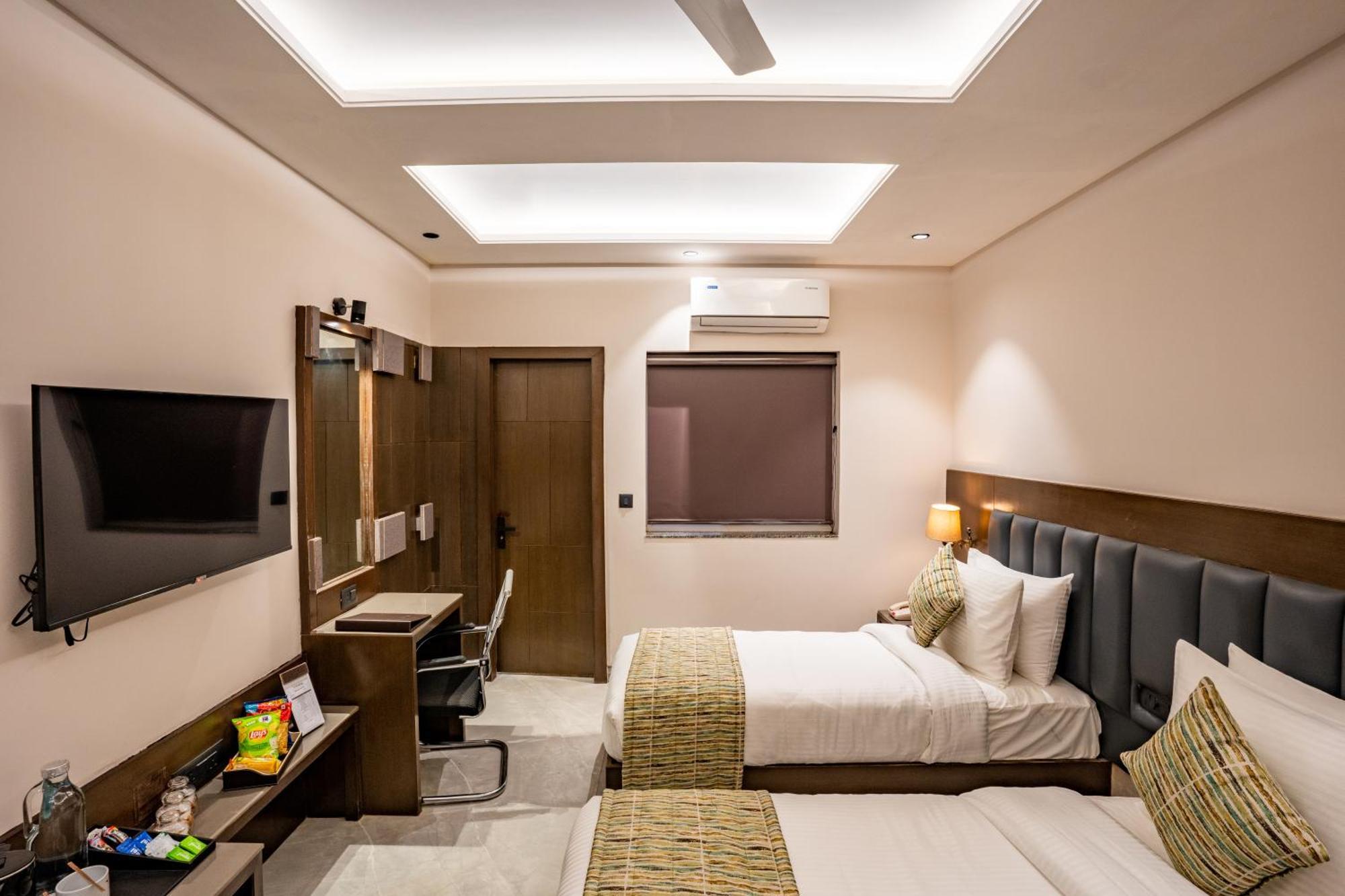 Regenta Place Raaj Agra, Tajganj آغْرا المظهر الخارجي الصورة