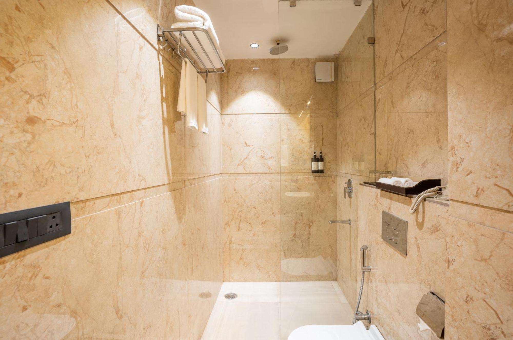 Regenta Place Raaj Agra, Tajganj آغْرا المظهر الخارجي الصورة